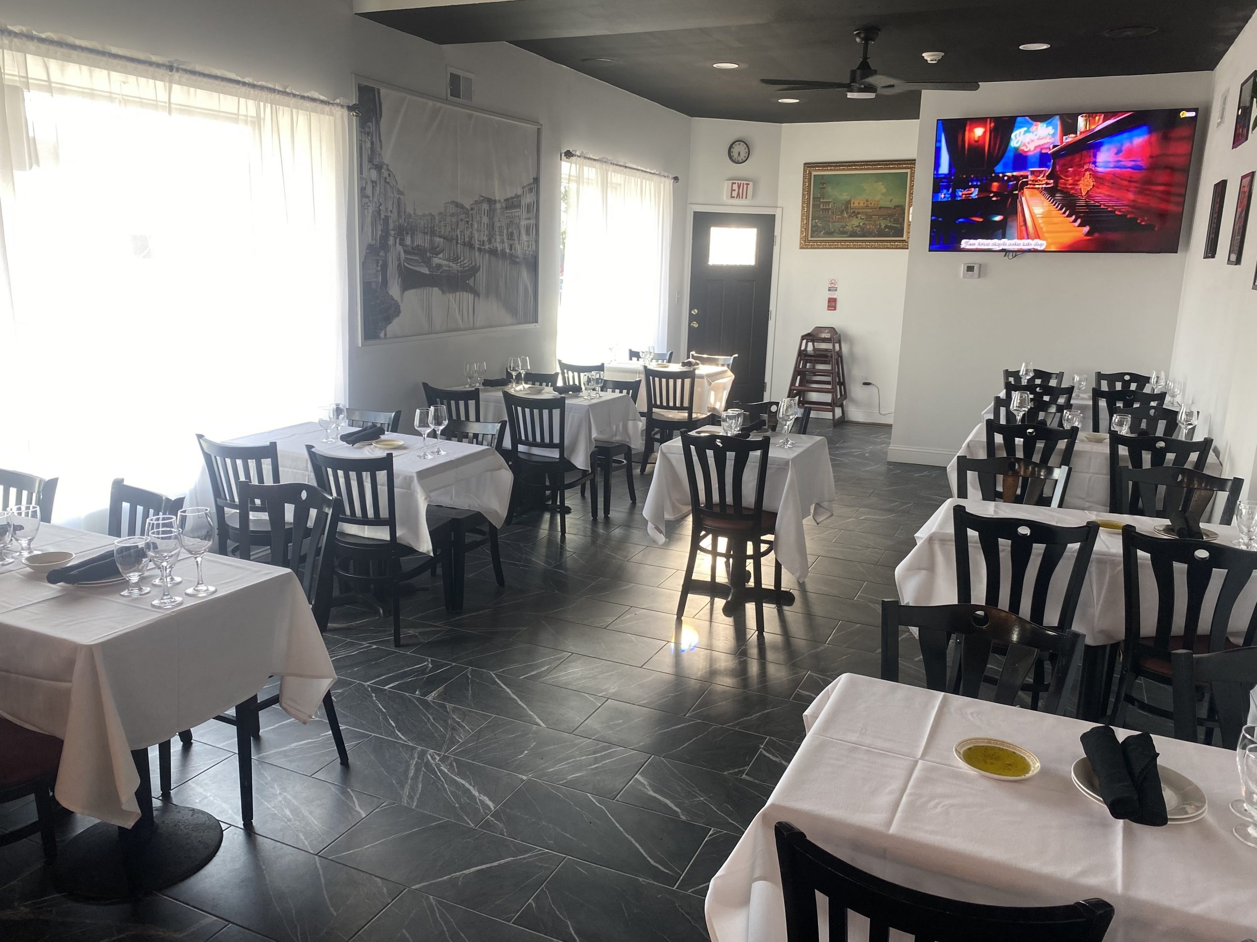 Restaurant-Inside
